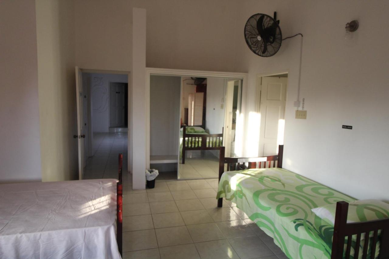 Belleh23 Kingston Creative Guesthouse Экстерьер фото
